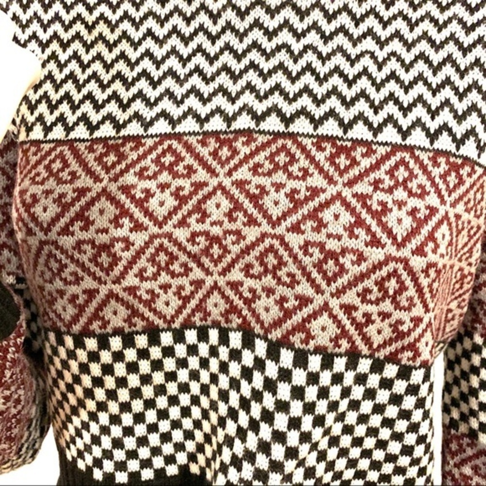 Multi Pattern Color Block Soft Cropped Sweater - Picture 6 of 10